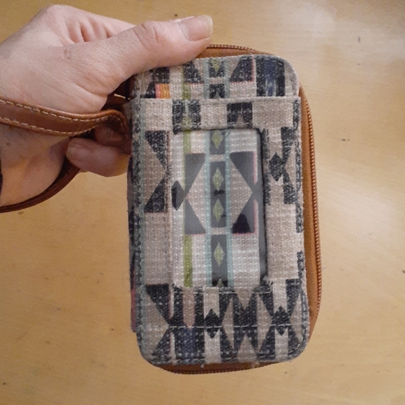 Cute wrist wallet ☺ - Picture 4 of 5